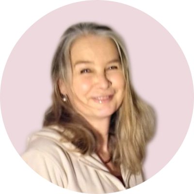 Portrait-Foto von Claudia Mewe